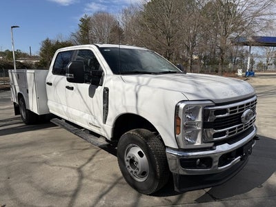 2026 Ford Super Duty F-350 DRW XL 4WD Crew Cab 179" WB 60" CA
