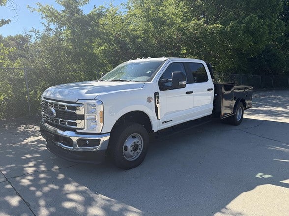 2026 Ford Super Duty F-350 DRW XL 4WD Crew Cab 179" WB 60" CA