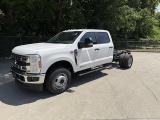 2026 Ford Super Duty F-350 DRW XL 4WD Crew Cab 179" WB 60" CA