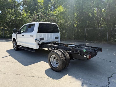2026 Ford Super Duty F-350 DRW XL 4WD Crew Cab 179" WB 60" CA