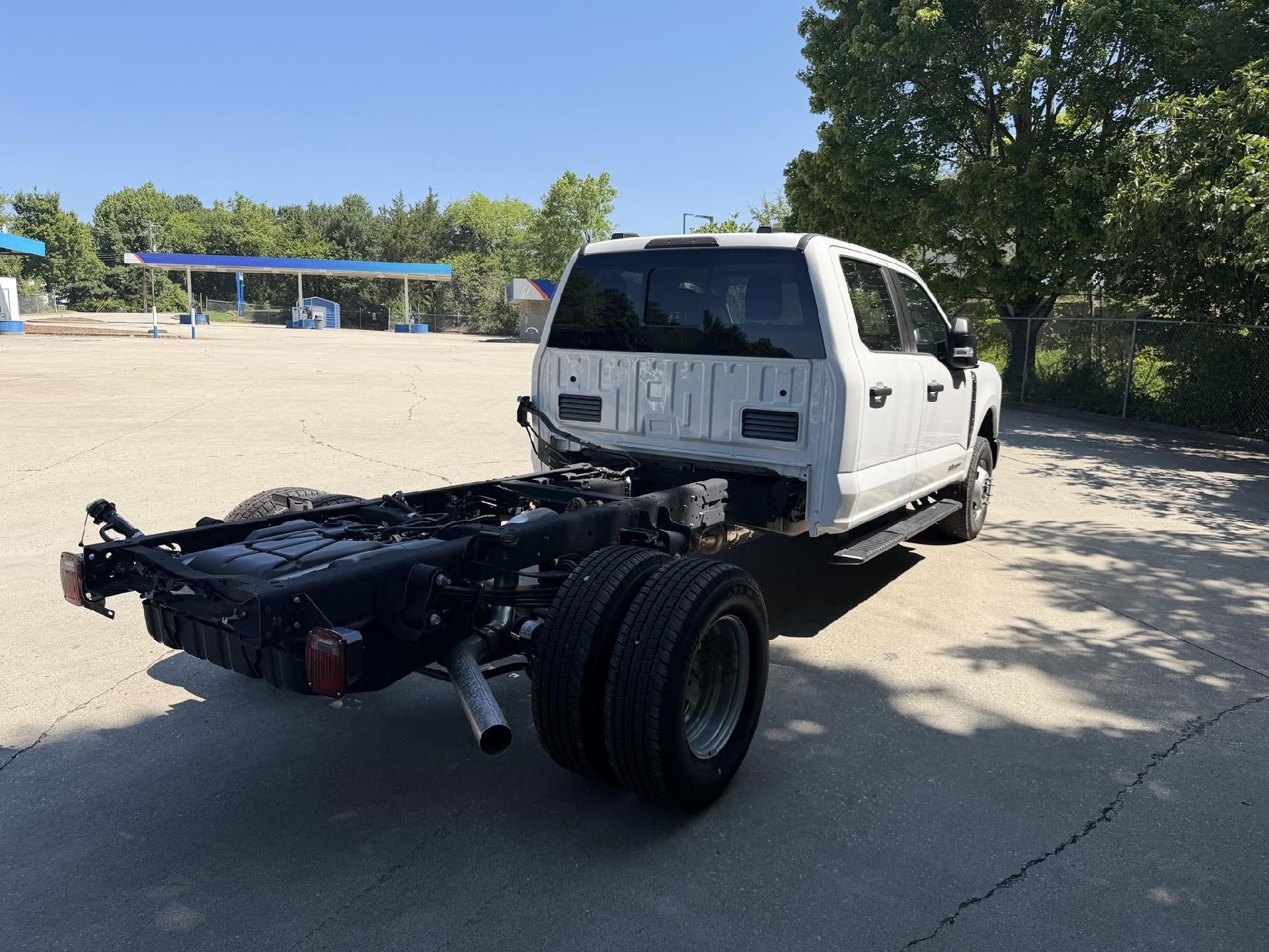 2026 Ford Super Duty F-350 DRW XL 4WD Crew Cab 179" WB 60" CA