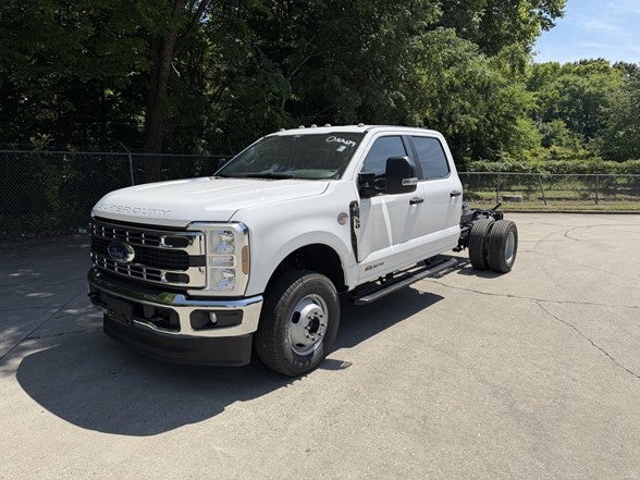 2026 Ford F-350 XL 4x4 Crew Cab 179-In DRW's photo