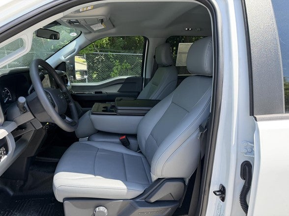 2026 Ford Super Duty F-350 DRW XL 4WD Crew Cab 179" WB 60" CA
