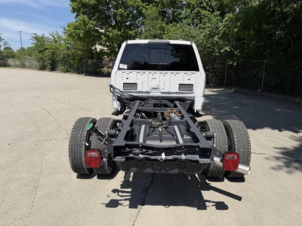 2026 Ford Super Duty F-350 DRW XL 4WD Crew Cab 179" WB 60" CA