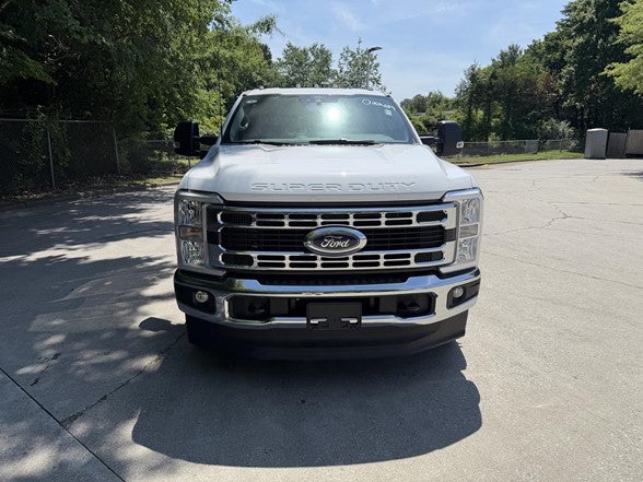 2026 Ford Super Duty F-350 DRW XL 4WD Crew Cab 179" WB 60" CA