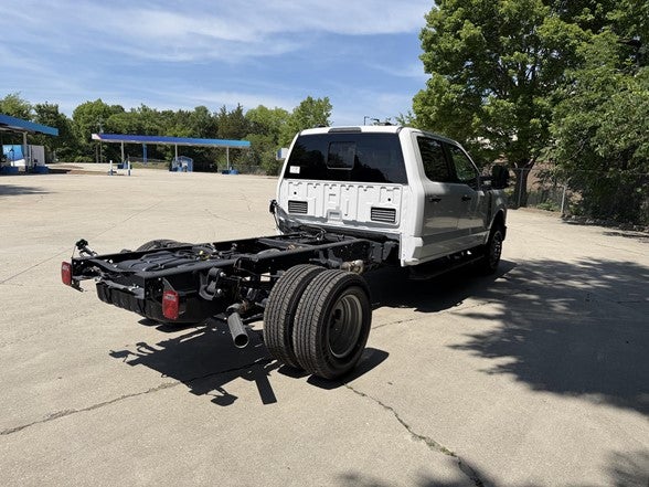 2026 Ford Super Duty F-350 DRW XL 4WD Crew Cab 179" WB 60" CA