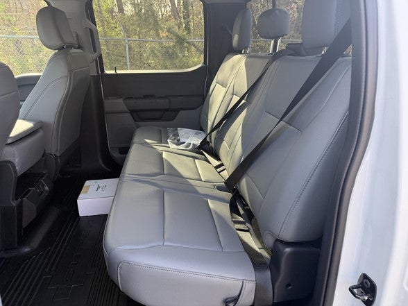 2026 Ford Super Duty F-350 DRW XL 4WD Crew Cab 179" WB 60" CA