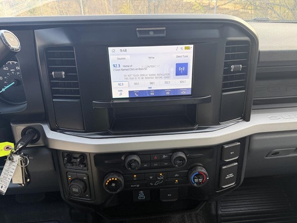 2026 Ford Super Duty F-350 DRW XL 4WD Crew Cab 179" WB 60" CA