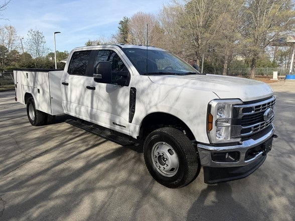 2026 Ford Super Duty F-350 DRW XL 4WD Crew Cab 179" WB 60" CA