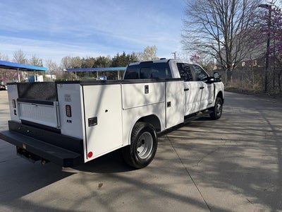 2026 Ford Super Duty F-350 DRW XL 4WD Crew Cab 179" WB 60" CA