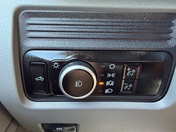 2026 Ford Super Duty F-350 DRW XL 4WD Crew Cab 179" WB 60" CA