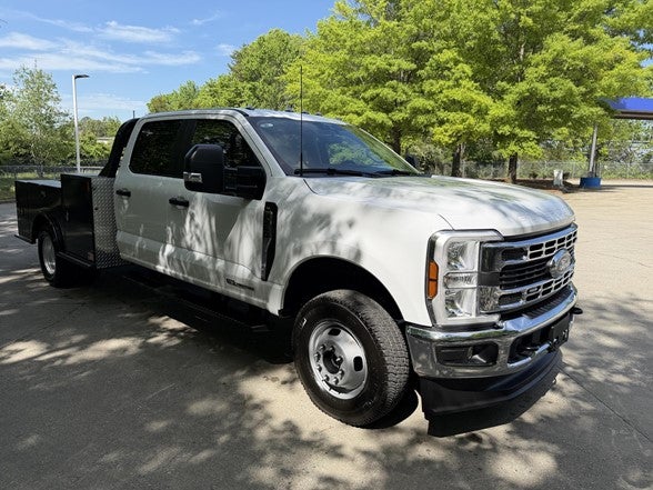 2026 Ford Super Duty F-350 DRW XL 4WD Crew Cab 179" WB 60" CA