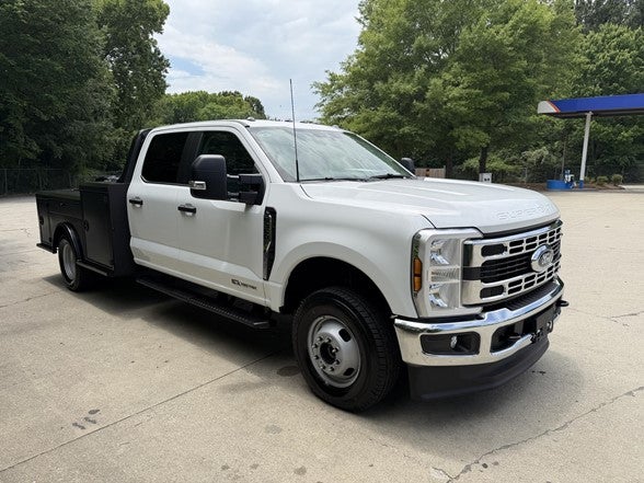 2026 Ford Super Duty F-350 DRW XL 4WD Crew Cab 179" WB 60" CA