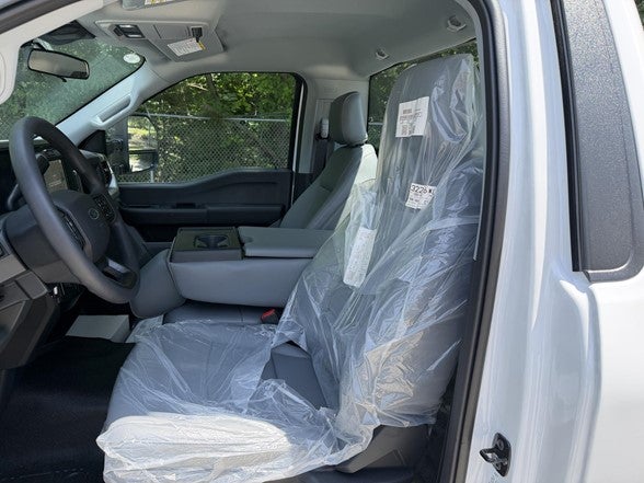 2026 Ford Super Duty F-550 DRW XL 2WD Reg Cab 145" WB 60" CA