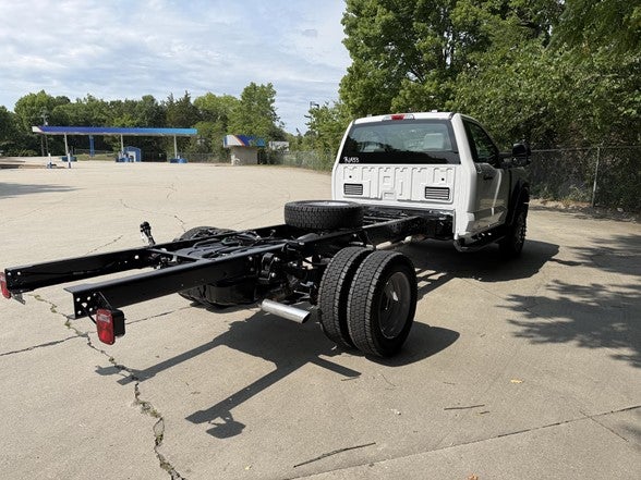 2026 Ford Super Duty F-550 DRW XL 4WD Reg Cab 145" WB 60" CA
