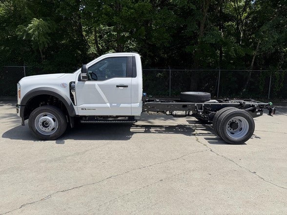 2026 Ford Super Duty F-550 DRW XL 4WD Reg Cab 145" WB 60" CA