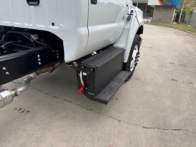 2026 Ford F-650-750 F-750 Gas Straight Frame