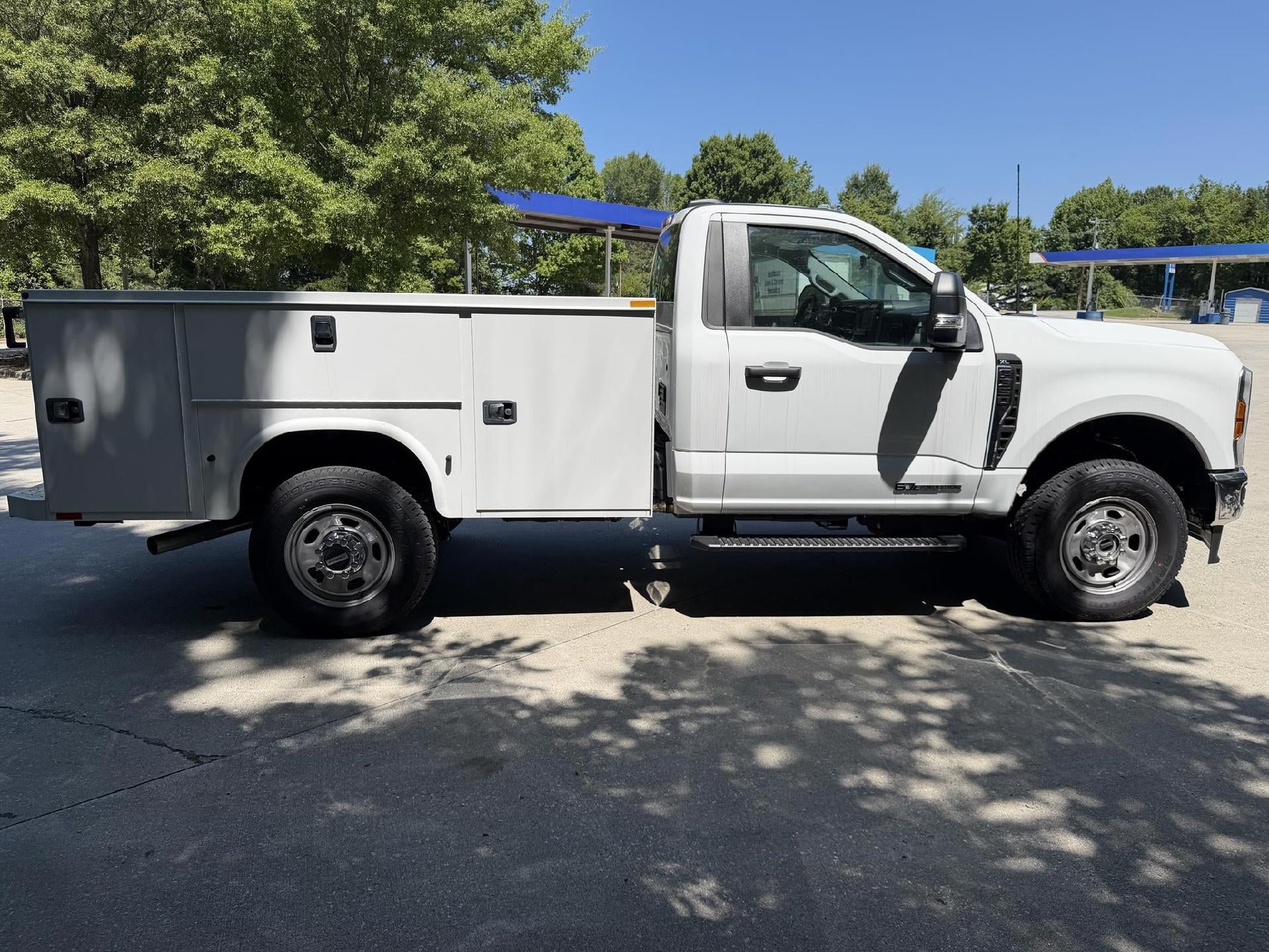 2025 Ford Super Duty F-350 SRW Service Body