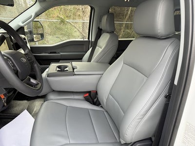 2026 Ford Super Duty F-550 DRW XL 4WD Crew Cab 179" WB 60" CA