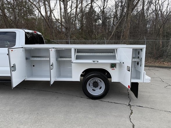 2026 Ford Super Duty F-550 DRW XL 4WD Crew Cab 179" WB 60" CA