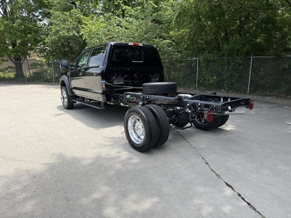 2026 Ford Super Duty F-550 DRW XL 4WD Crew Cab 179" WB 60" CA