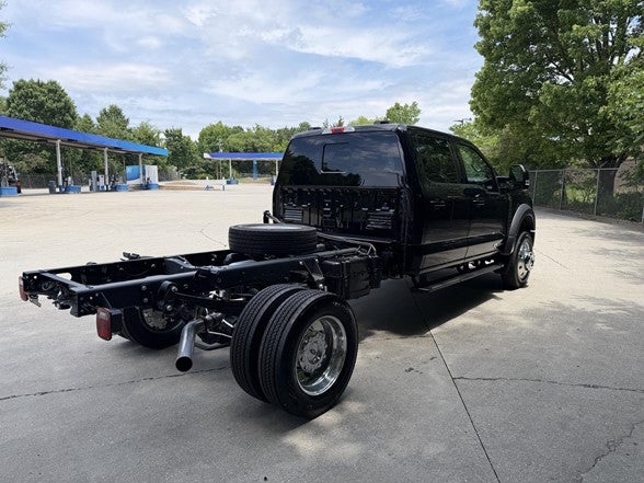 2026 Ford Super Duty F-550 DRW XL 4WD Crew Cab 179" WB 60" CA