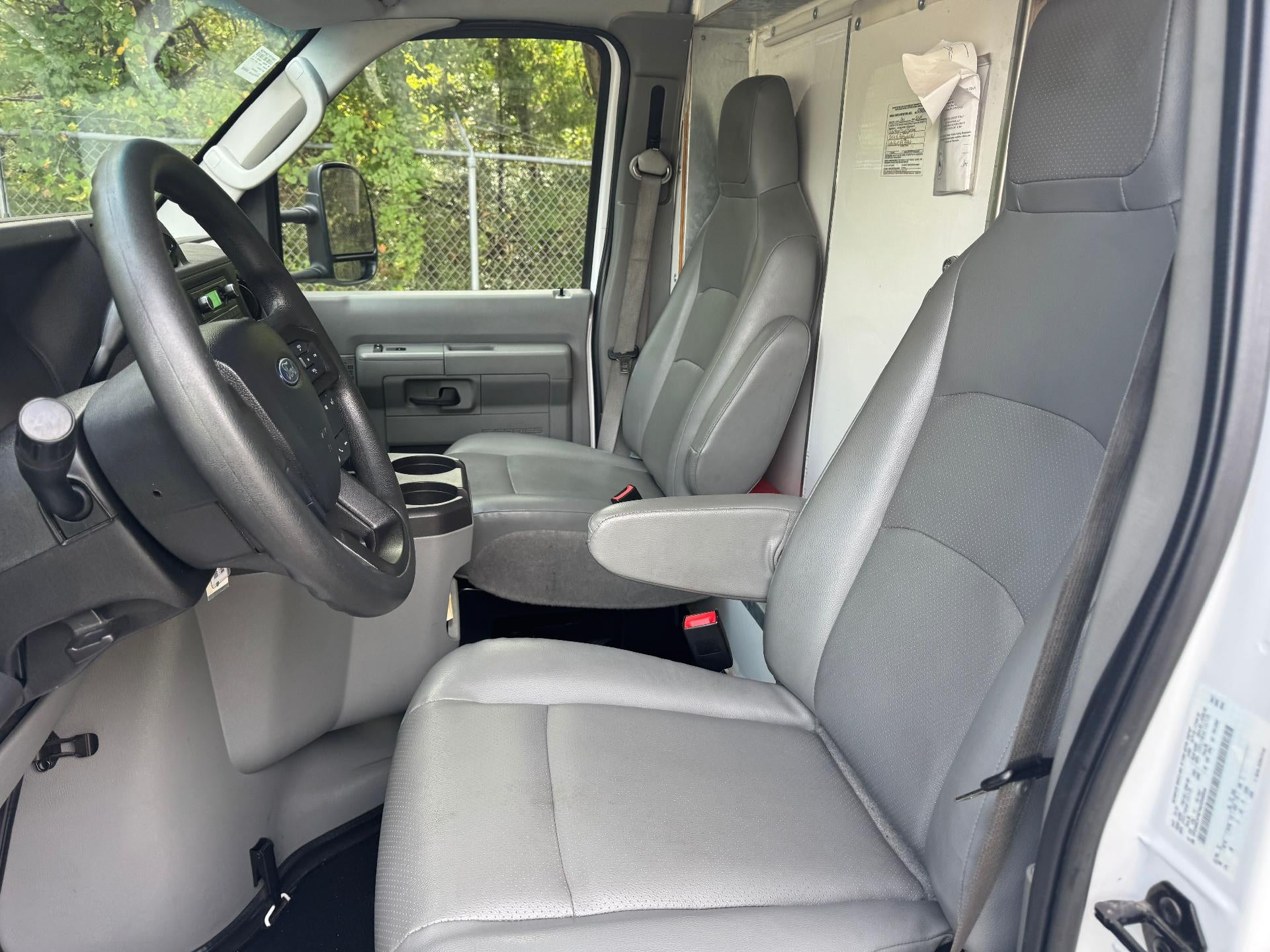 2024 Ford E-Series Cutaway E-350 SRW 138" WB