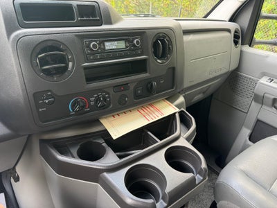 2024 Ford E-Series Cutaway E-350 SRW 138" WB