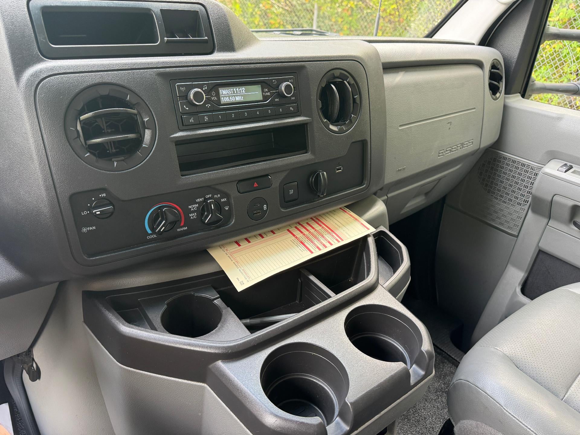 2024 Ford E-Series Cutaway E-350 SRW 138" WB