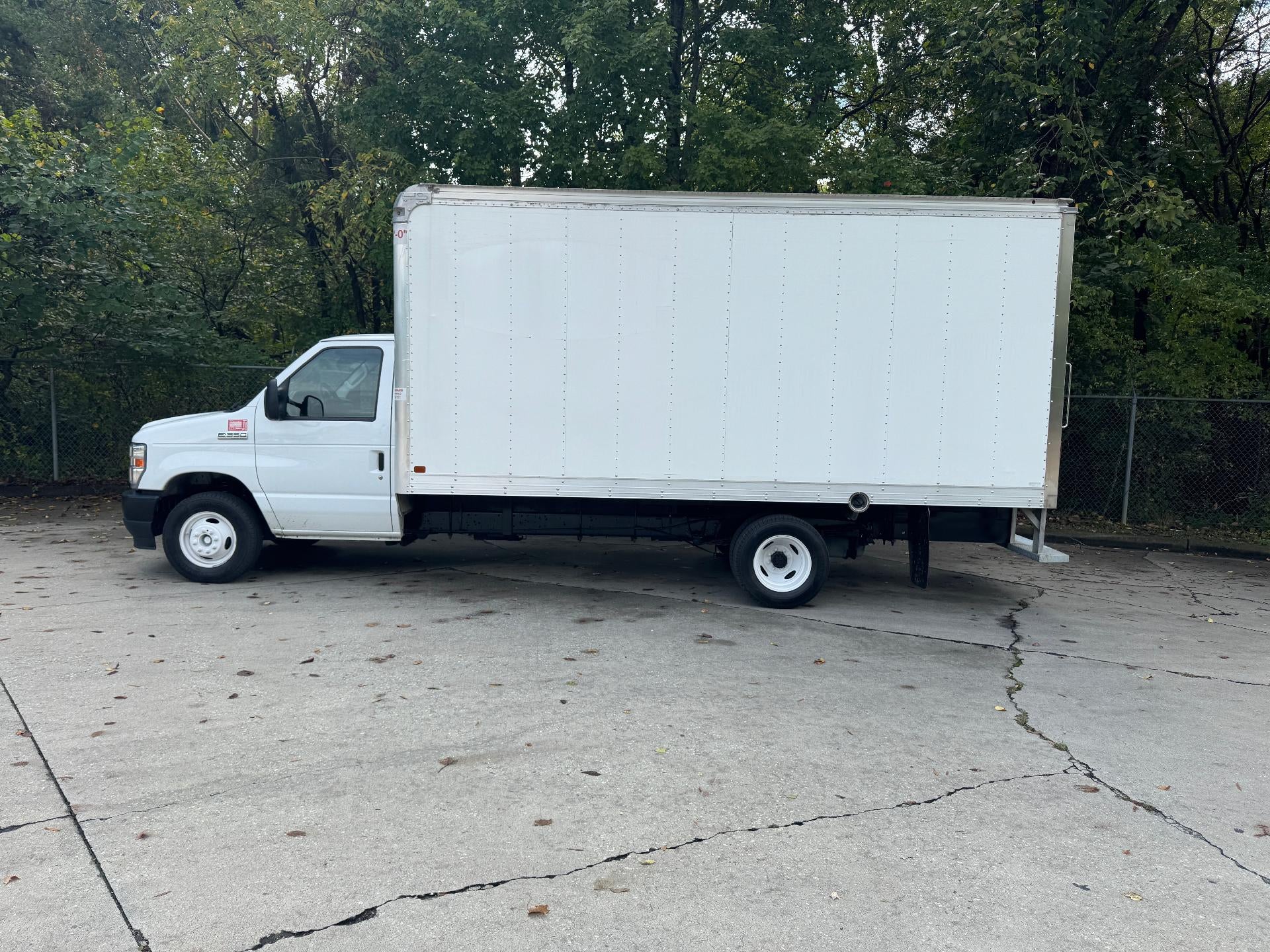 2024 Ford E-Series Cutaway E-350 SRW 138" WB