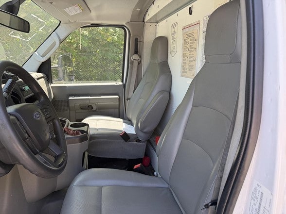 2022 Ford E-Series Cutaway E-350 SRW 138" WB