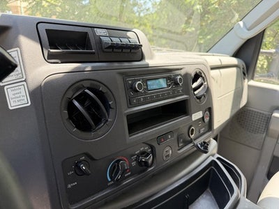 2022 Ford E-Series Cutaway E-350 SRW 138" WB