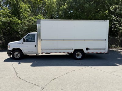 2022 Ford E-Series Cutaway E-350 SRW 138" WB