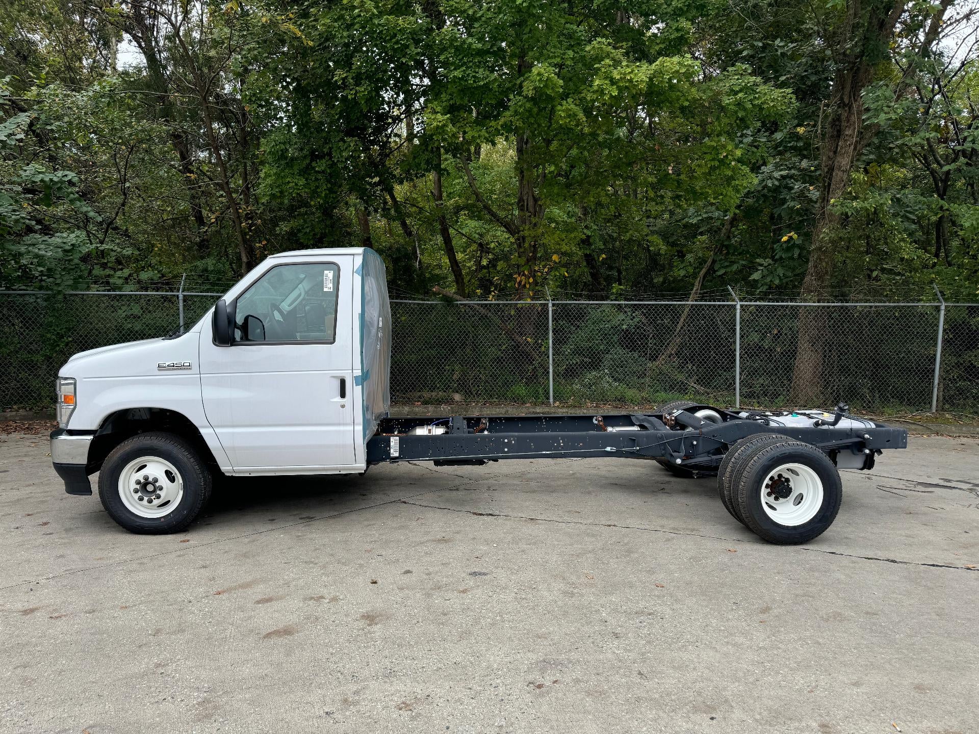 2025 Ford E-Series Cutaway E-450 DRW 158" WB