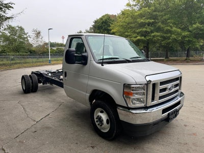 2025 Ford E-Series Cutaway E-450 DRW 158" WB